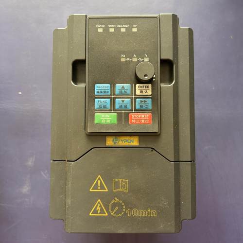 出售上海月普电气变频器YPBP680-2R2G-T4 成色有