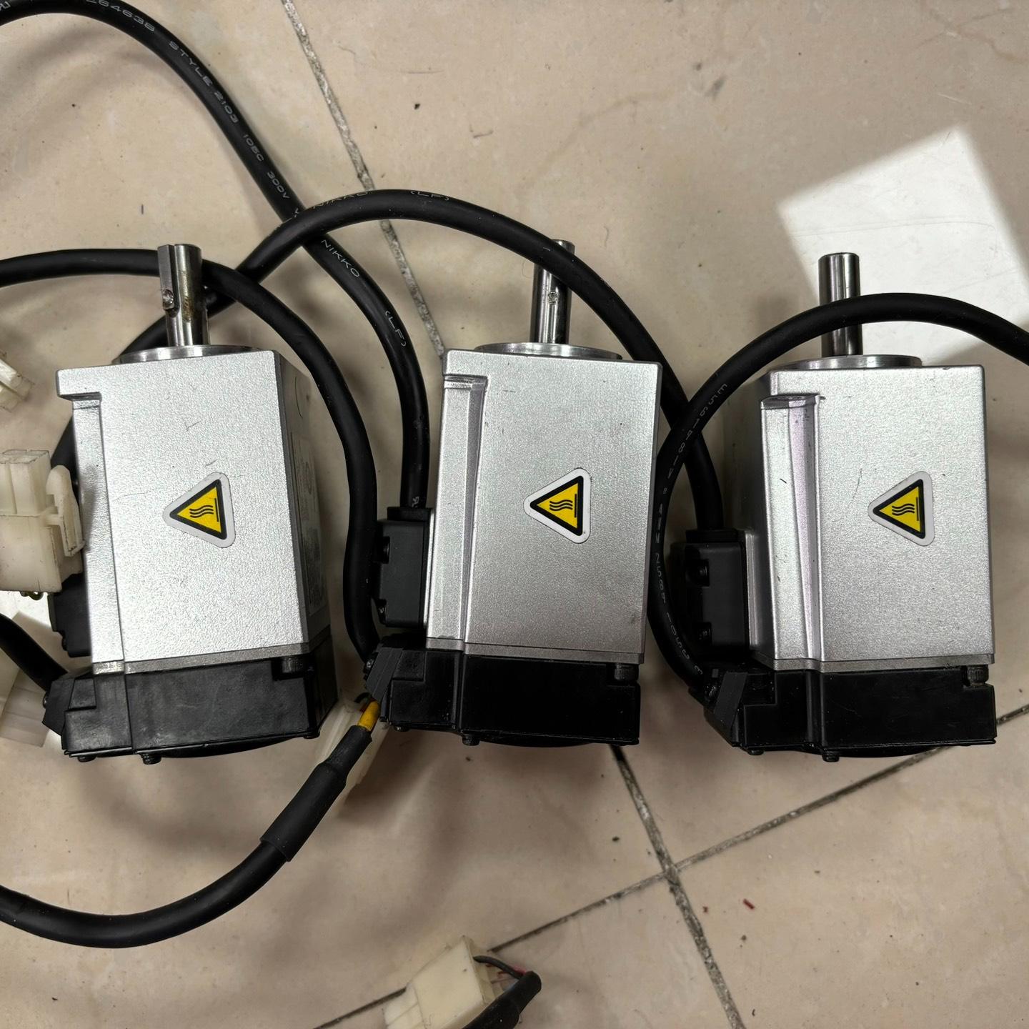 A6 MHMF012L1U2M 100W伺服电机 功能包