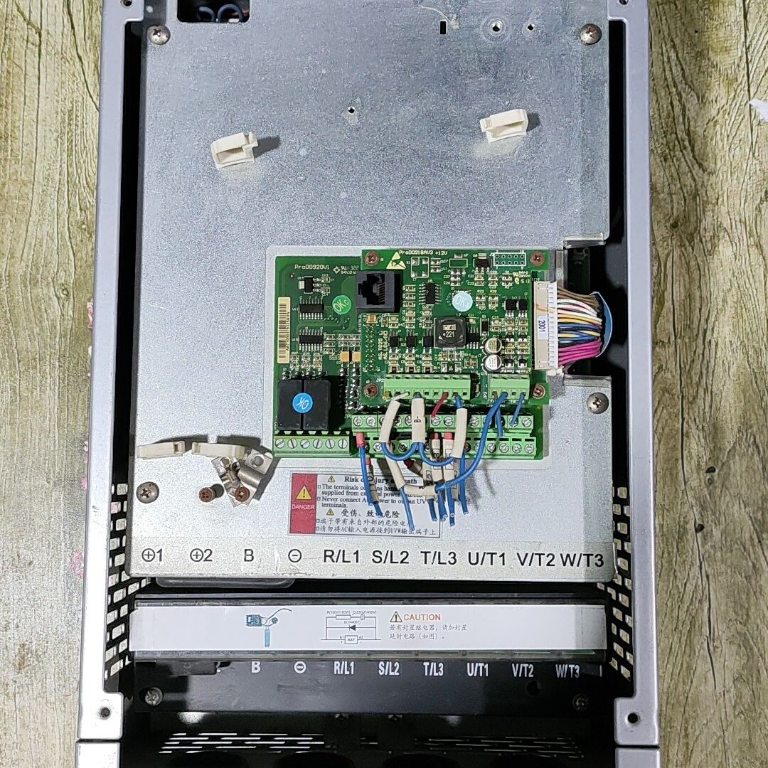 浙江曼斯顿电梯新时达变频器MST-193 4007A 包好