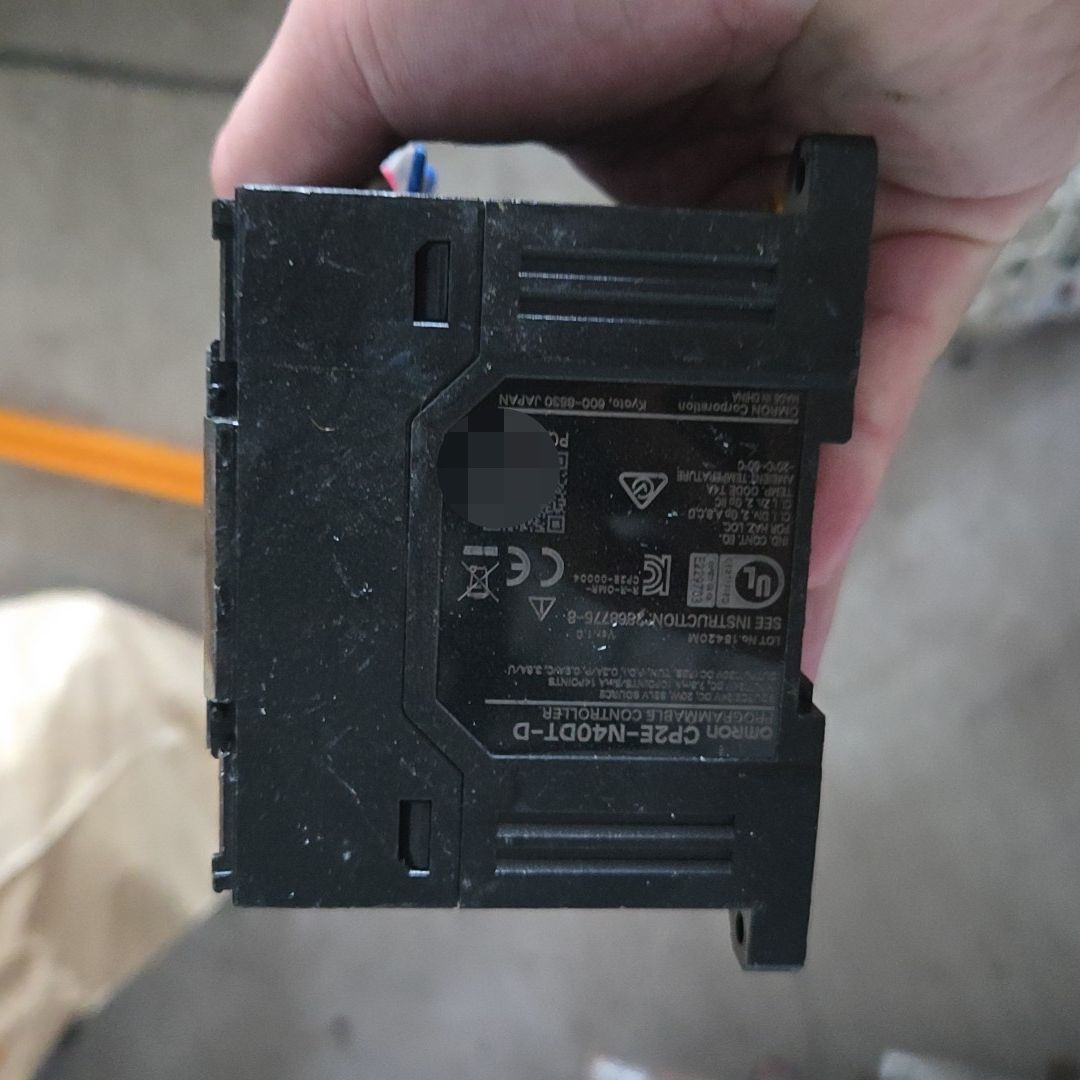 CP1H-XA40DT-D PLC可编程控制器  如图
