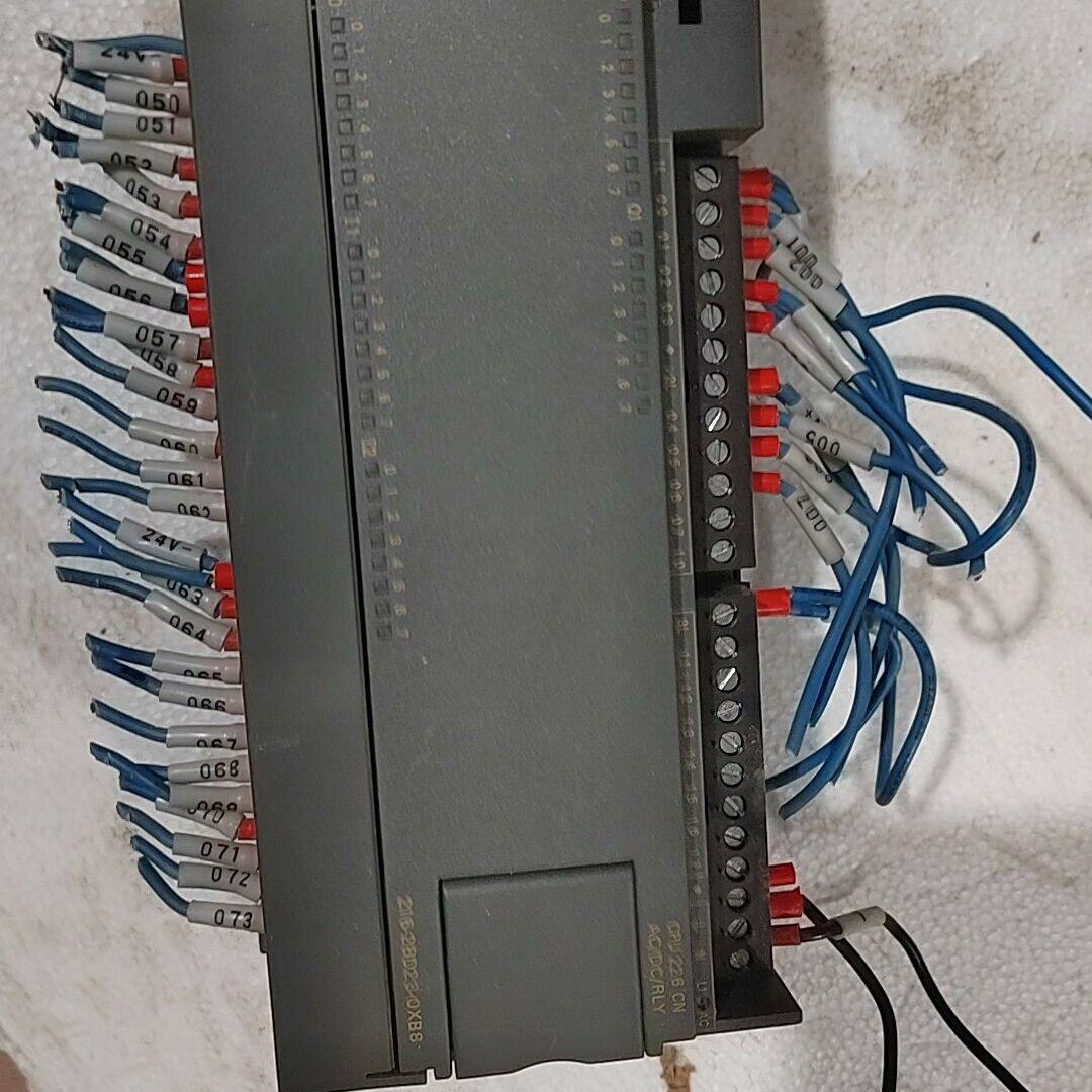 PLC  216-2BD23-0XB8