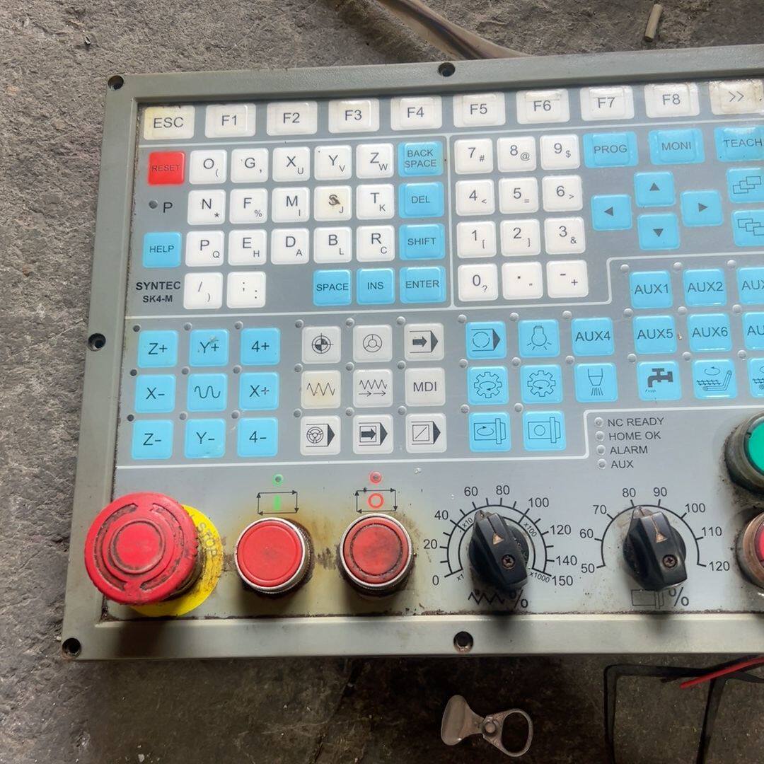 新代SK4-KEY-M-3.3按键板 设备上拆下 实物