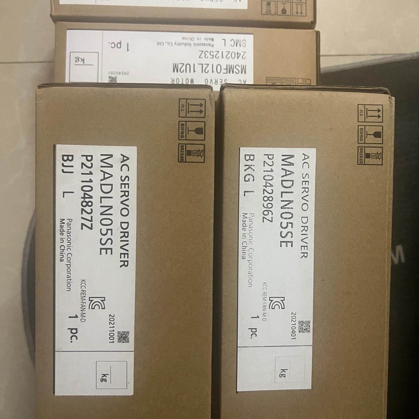 MADLN05SE驱动+电机MSMF012L1U2M