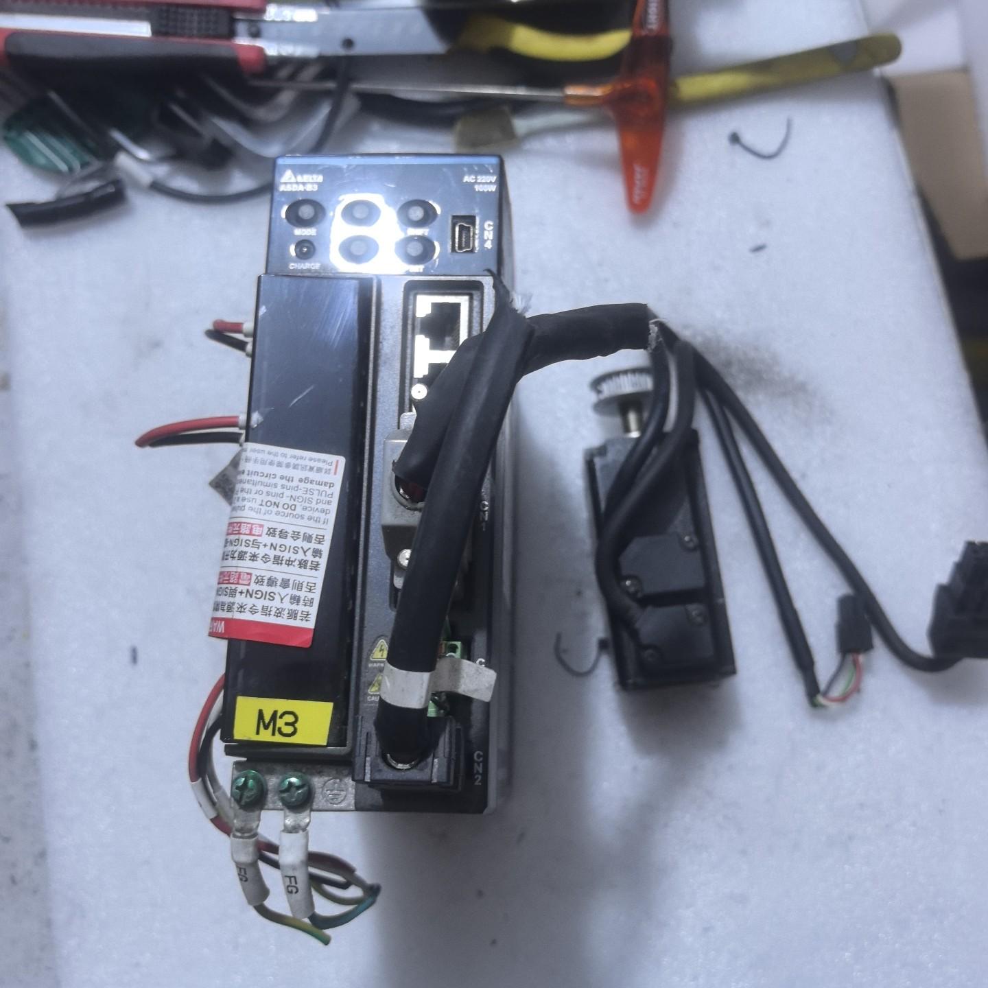 台达B3伺服100W驱动电机一套 型号：ASD-B3A-01