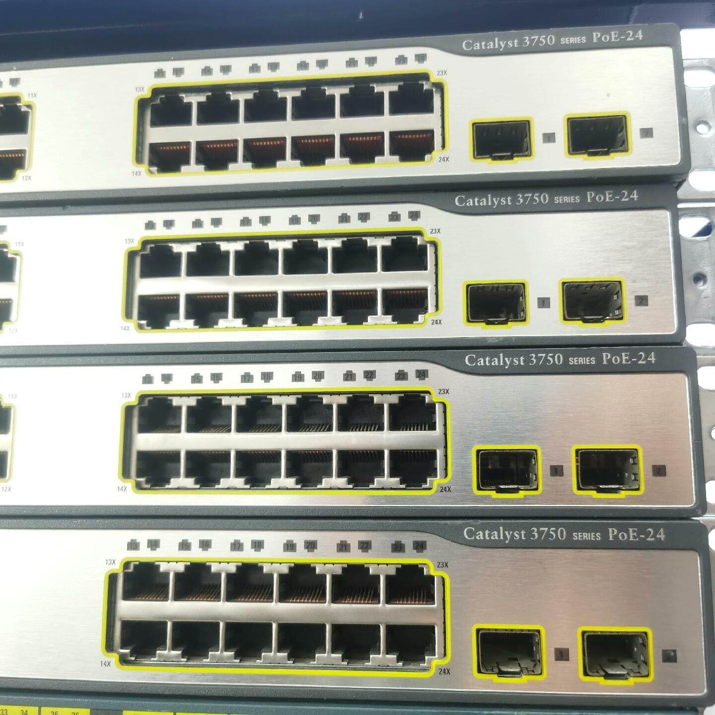 /Cisco WS-C3750-24PS-S   24口