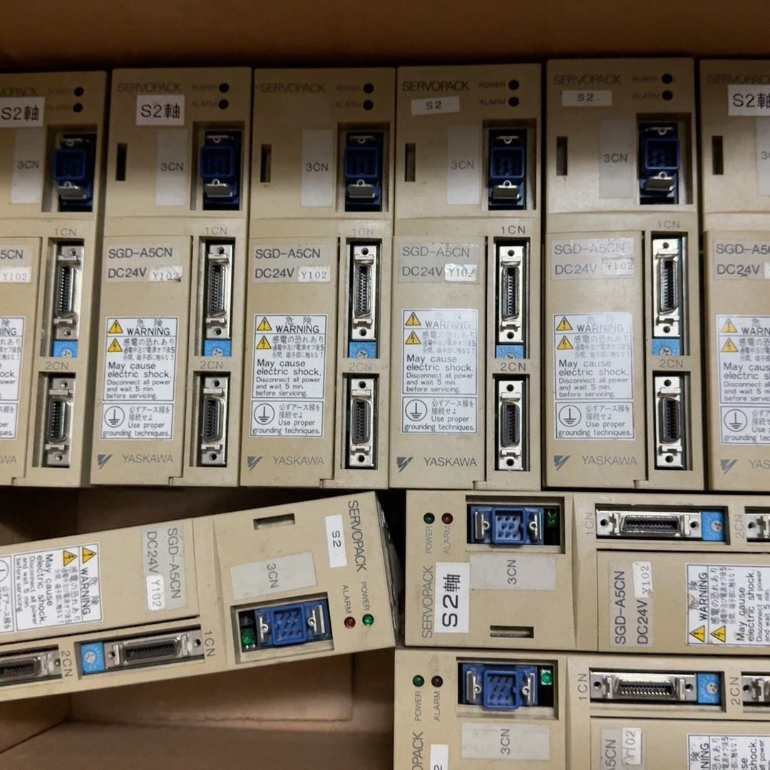 安川伺服驱动器 SGD-A5CN  DC24V  现货9台