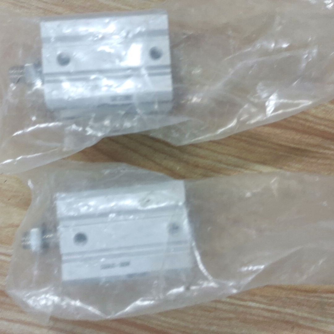 气缸CQ2A20-30DM / 标 有磕碰痕迹