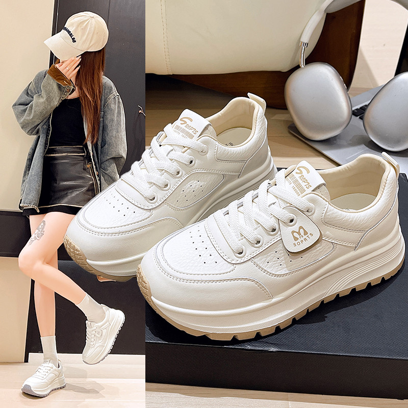 爆款厚底小白鞋女显脚小2026春秋季新款透气百搭增高运动休闲板鞋