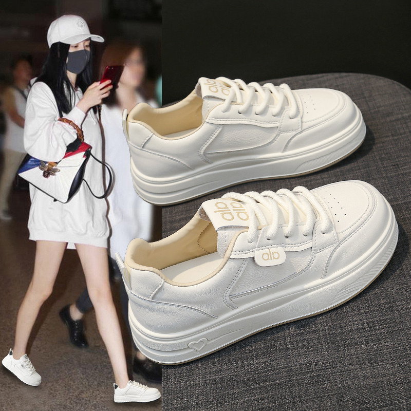 踩屎感小白鞋女款2026新款春季百搭平底学生休闲板鞋轻便软底女鞋