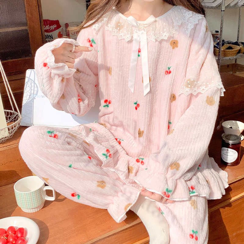 睡衣女冬天可爱甜美学生法兰绒加厚家居服冬季珊瑚绒秋冬女士套装