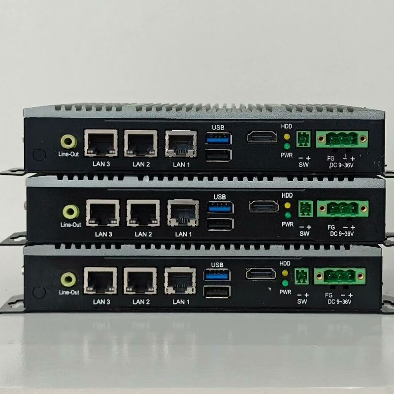 议价j1900软路由 3个i210千兆网口 8G+120G 爱快