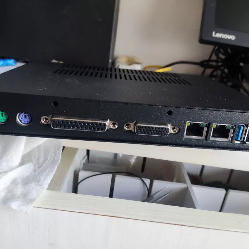 议价j1900双网口千兆软路由，两个千兆网口，网卡是211.成色