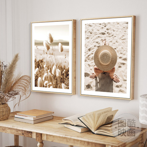 奶油原木风装饰画客厅背景墙