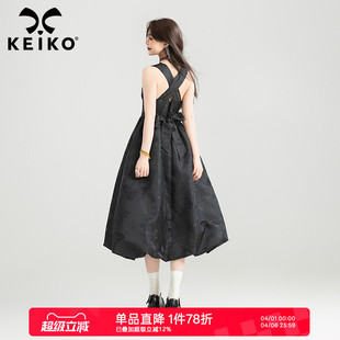 KEIKO 芭蕾风绑带蝴蝶结露背花苞长裙 黑色光泽缎面吊带连衣裙夏季