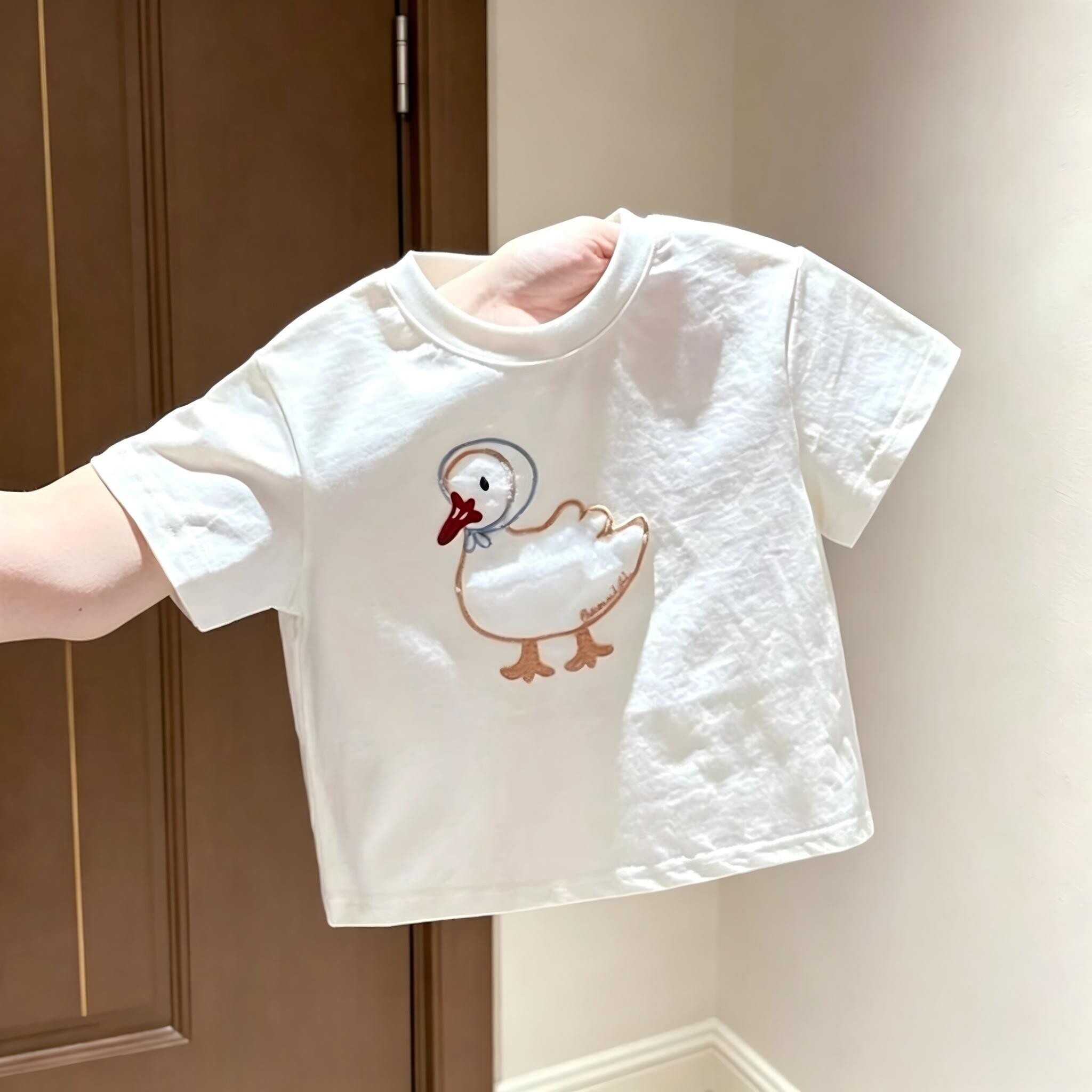 儿童夏季卡通立体小鸭子刺绣短袖