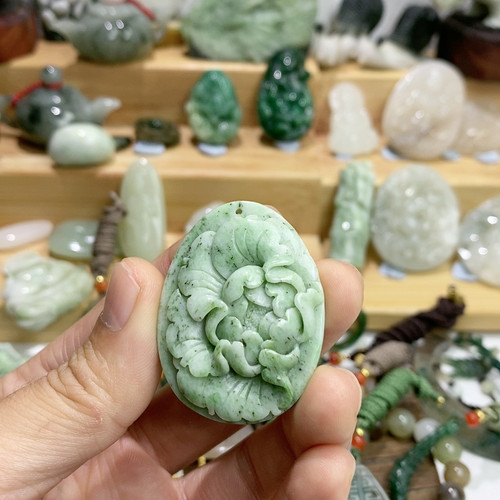 独山玉牡丹花