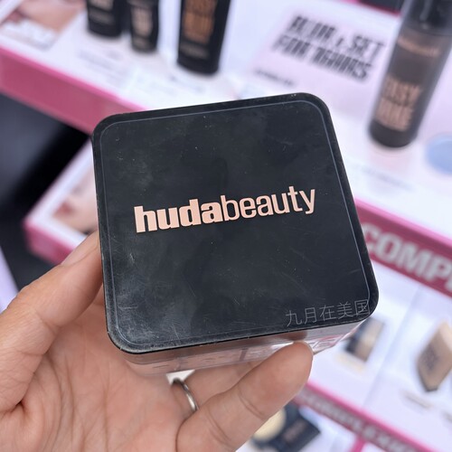 HUDABEAUTY（美妆类）散粉