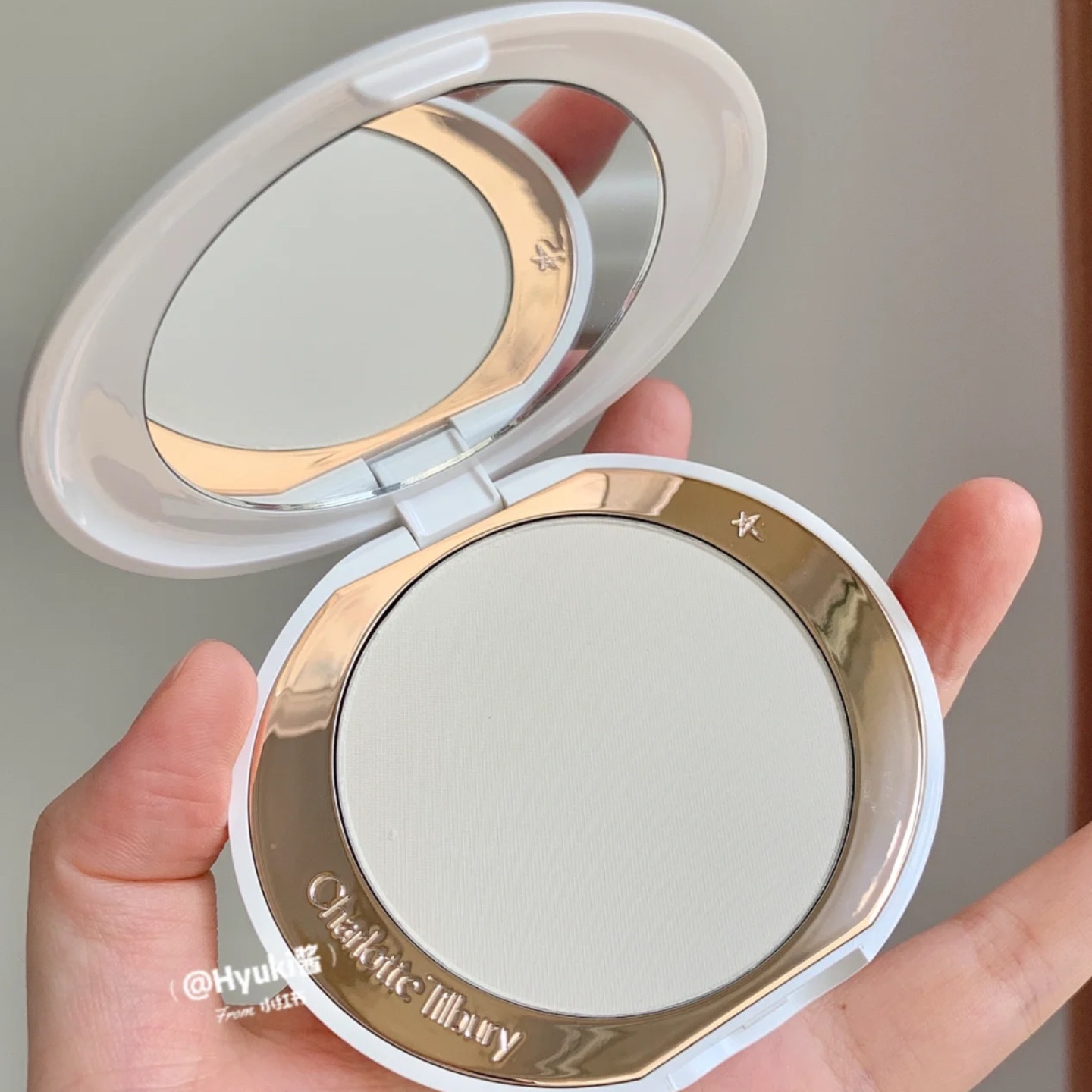 预*定CharlotteTilbury/CT秋冬新品白月光蜜粉饼无暇持久控油9g