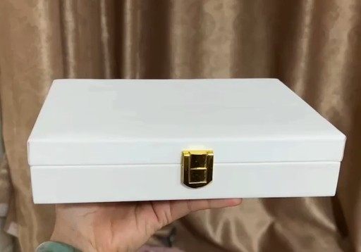 小号首饰盒白色红色高档精致网红收纳盒手饰品项链吊坠戒指收藏盒