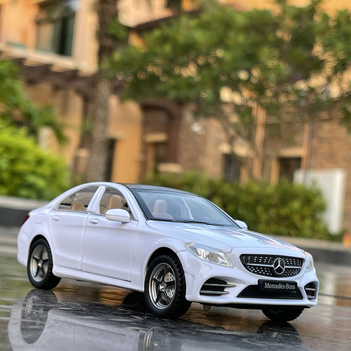 c260l仿真声光男孩金属回力车