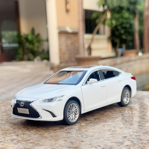 124雷克萨斯ES300h合金车模摆件