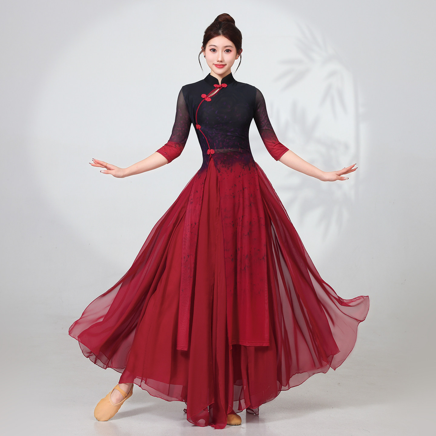 古典舞蹈服女仙气飘逸中国红渐变旗袍纱衣中国舞光亮舞蹈演出服