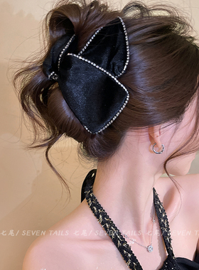 赫本风复古闪钻三角抓夹发夹女后脑勺鲨鱼夹子2026新款高级感发饰