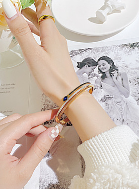 时尚手镯女蛇形不锈钢个性手环