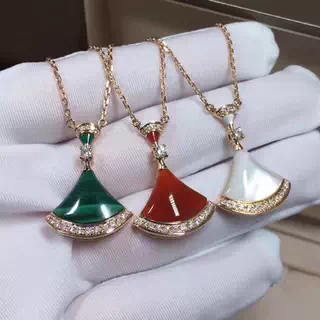 明星同款项链女18K玫瑰金天然白贝母红玉髓扇形小裙子锁骨链,饰品/流行首饰/时尚饰品新,项链,淘宝优惠券,粉丝福利购,淘宝优惠卷