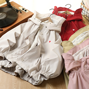 儿童春秋款小红帽连帽外套三防冲锋衣防风衣宽松休闲爱心拉链衫