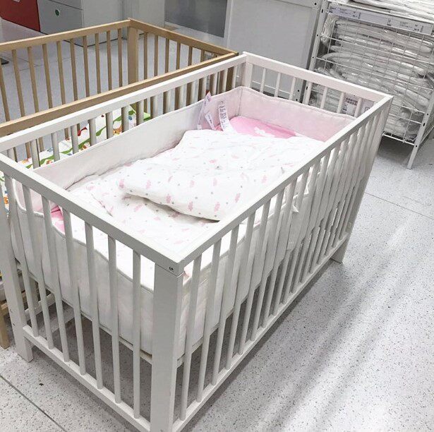 宜家桦木高度带护栏婴儿床