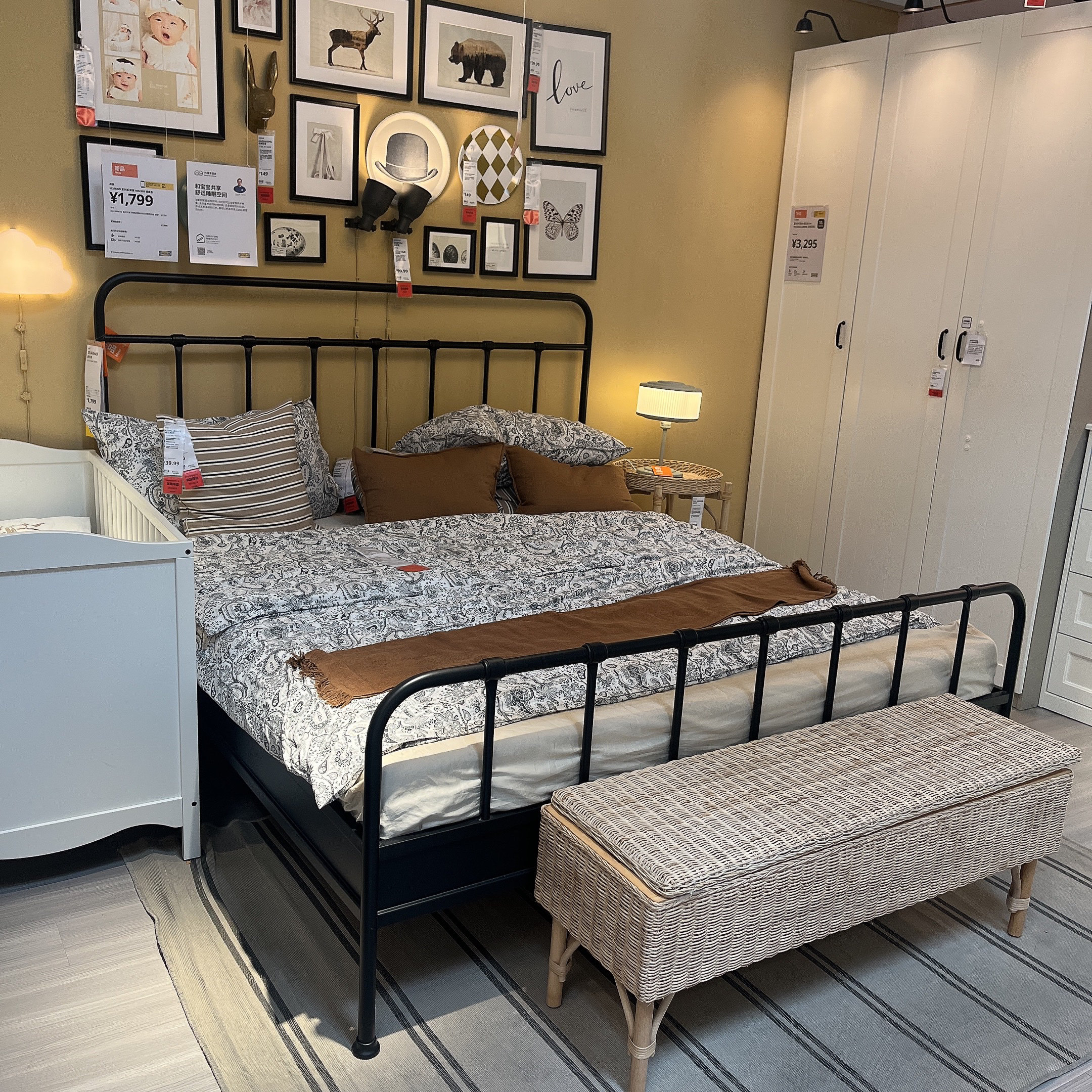 IKEA宜家新品STJÄRNÖ夏尔诺床架 简约加厚加固欧式铁艺双人床
