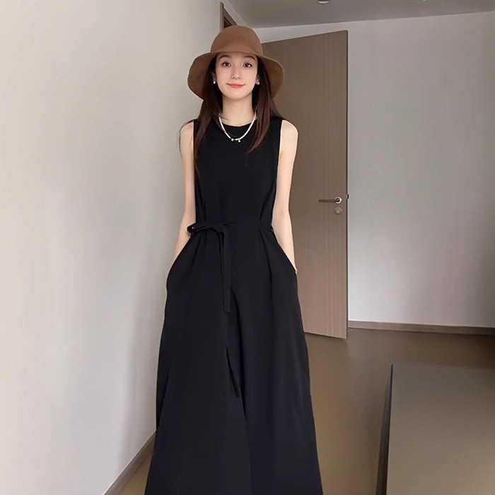 赫本风黑色无袖背心连衣裙子女夏季2025新款茶歇法式气质宽松长裙