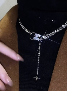 【遇寻】微镶锆石字母吊坠项链女个性百搭气质时尚星芒颈链毛衣链