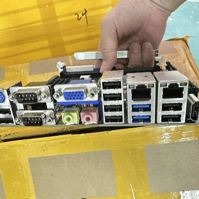 信步SV1-H8126C-C挡板主板挡片