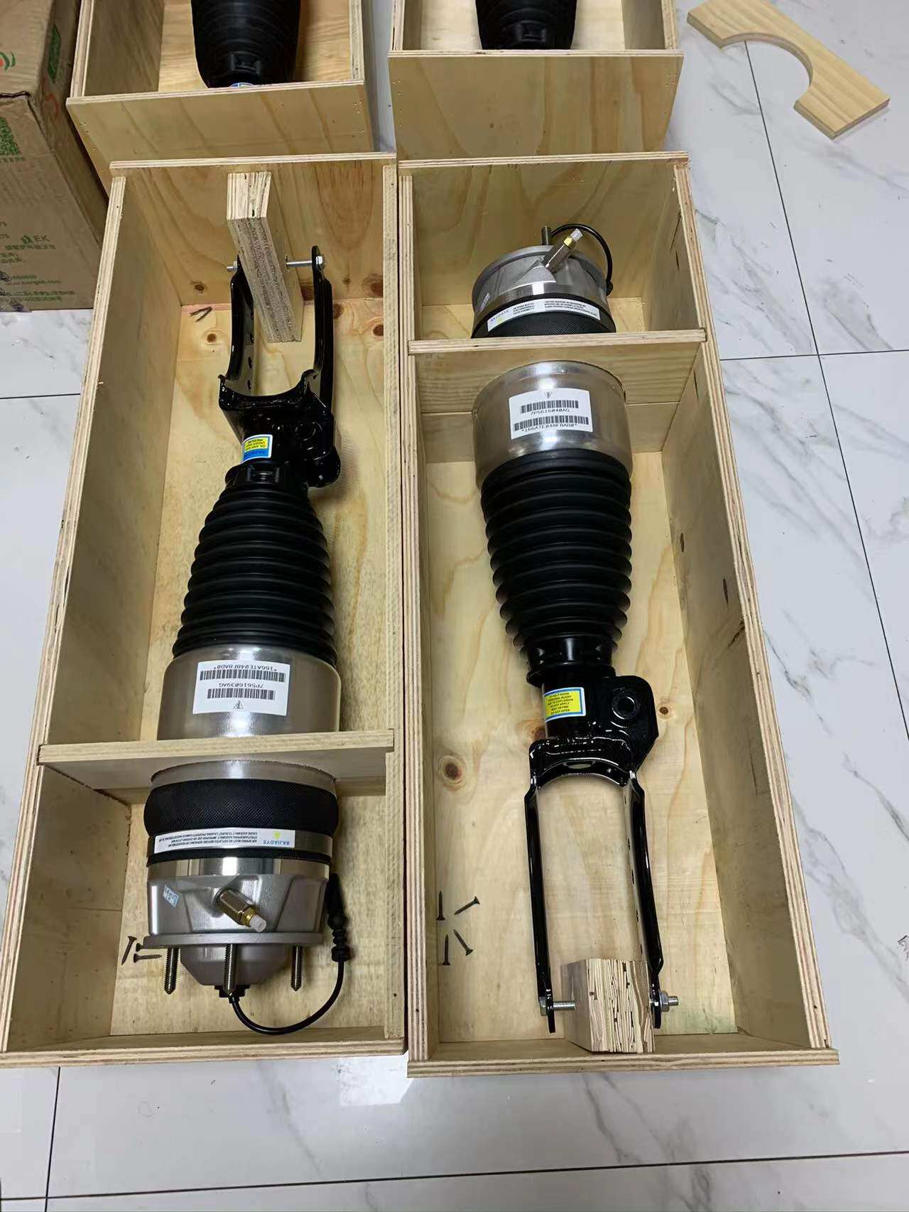 适用保时捷卡宴减震器奥迪q7气包