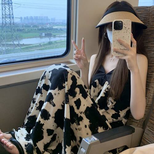 法式度假复古chic长裙赫本风气质显瘦黑色碎花吊带连衣裙子女夏季
