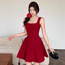法式 红色方领吊带连衣裙女夏高级感小众a字裙气质女神收腰小短裙