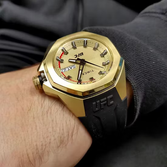 天美时UFC联名款金色运动男表