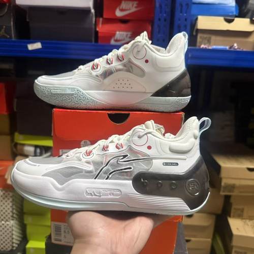 驭帅16/18减震回弹耐磨篮球鞋