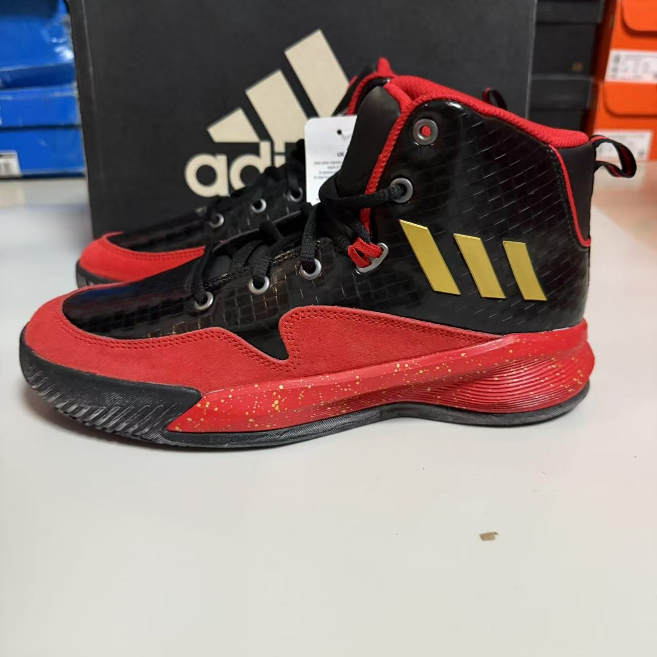 adidas Electrify 实战防滑 轻便休闲 男子实战篮球鞋 B39297