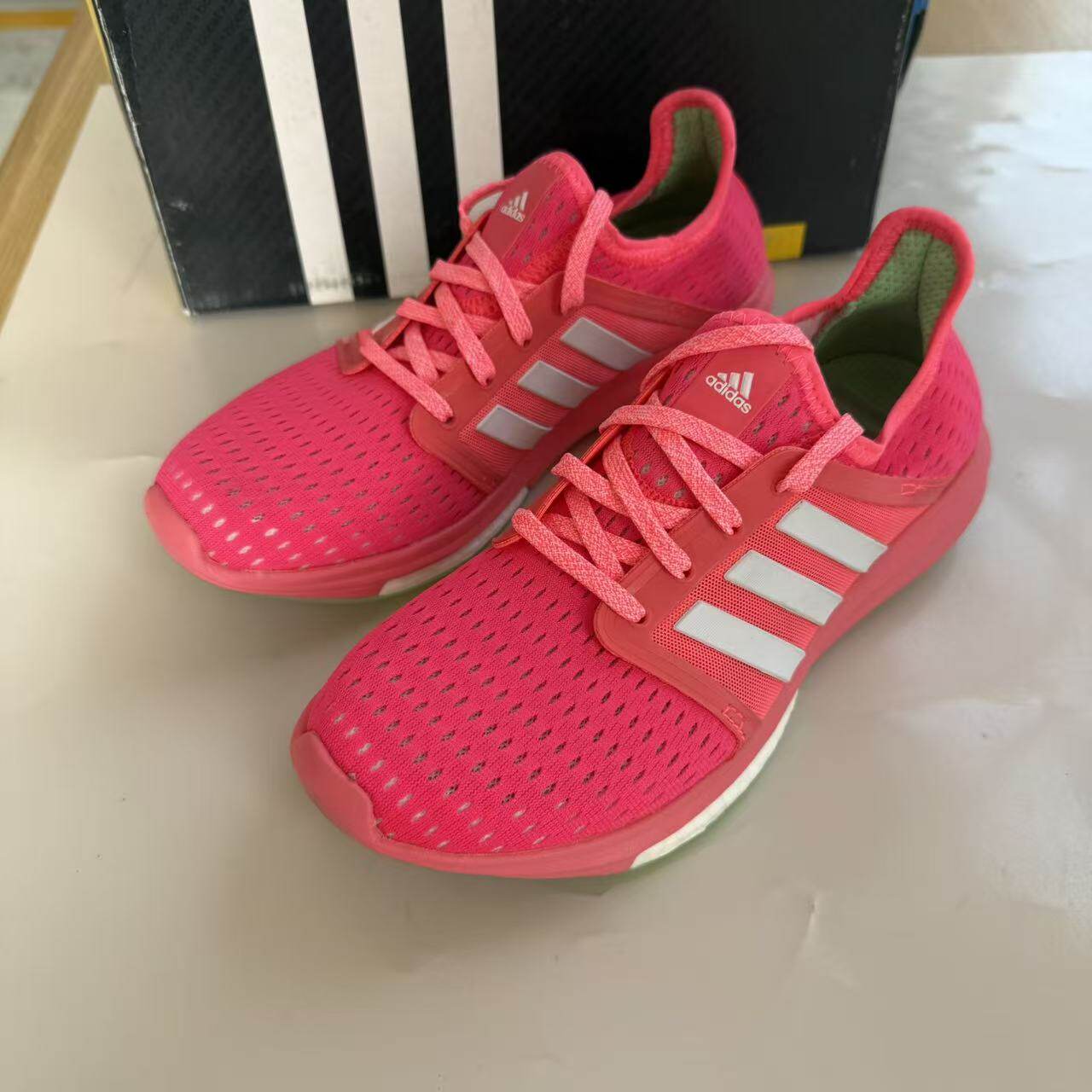 Adidas/阿迪达斯BOOST 女子网布透气减震耐磨轻便跑步鞋B44518