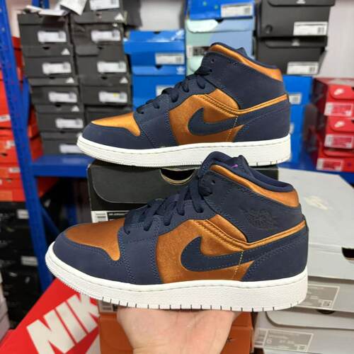 Nike Air Jordan AJ1 mid 中帮 金牌 男女篮球鞋BQ6931-401