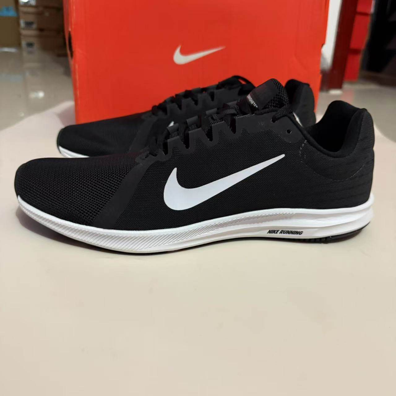 Nike Downshifter 8 运动 低帮跑步鞋 男款 黑白908984-001