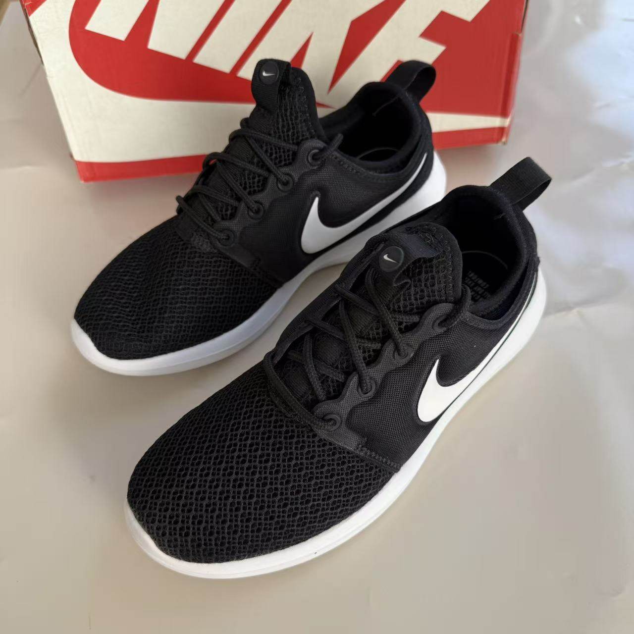 Nike/耐克 Roshe Two休闲女子时尚潮流低帮透气运动鞋 844931-007