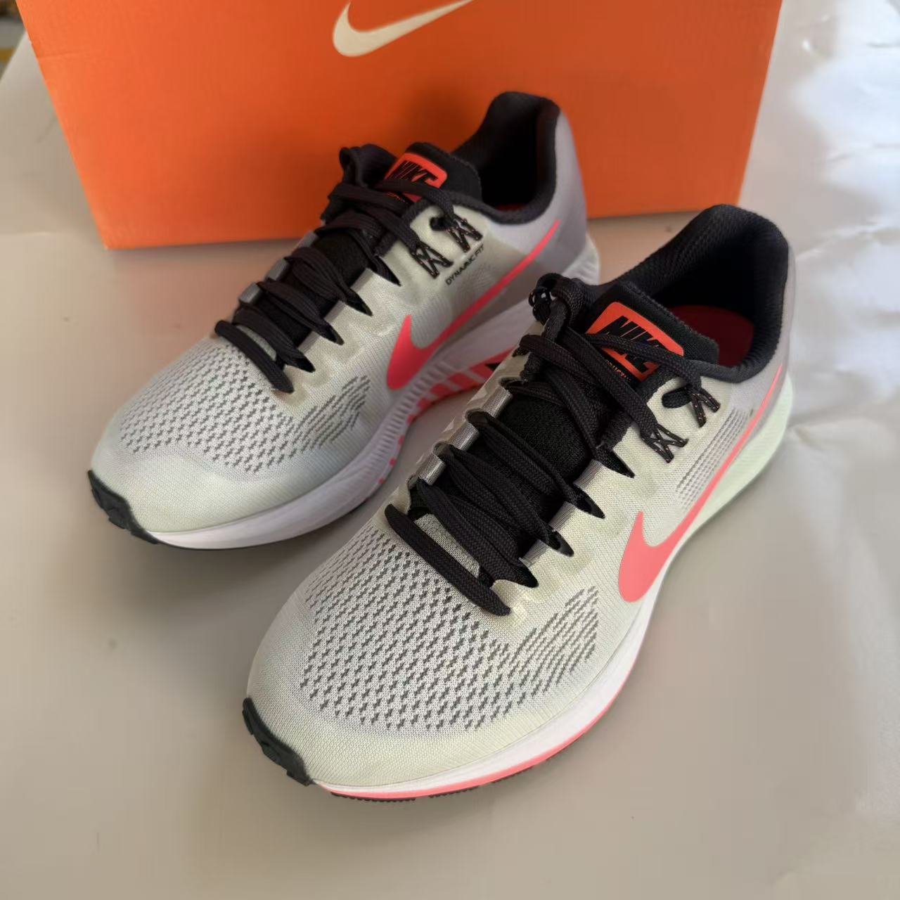 Nike/耐克 AIR ZOOM STRUCTURE 21 女子气垫运动跑步鞋904701-009