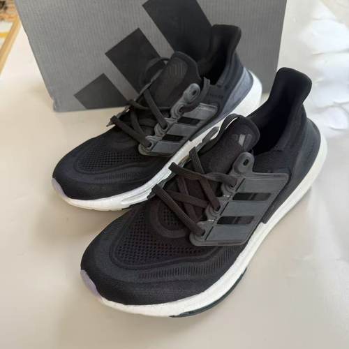 adidas阿迪达斯 ULTRABOOST 男子透气减震休闲运动跑步鞋GY9351