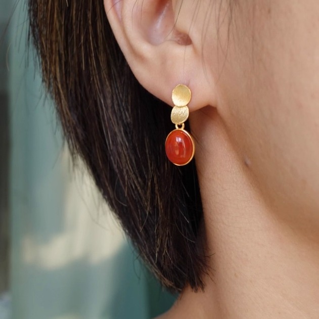 惊鸿一瞥。优雅南红S925银镀金拉丝质感吊坠耳钉时髦精致气质国风