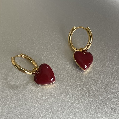 灵动爱意。红色桃心滴釉吊坠金耳扣简约精致时髦百搭可爱气质
