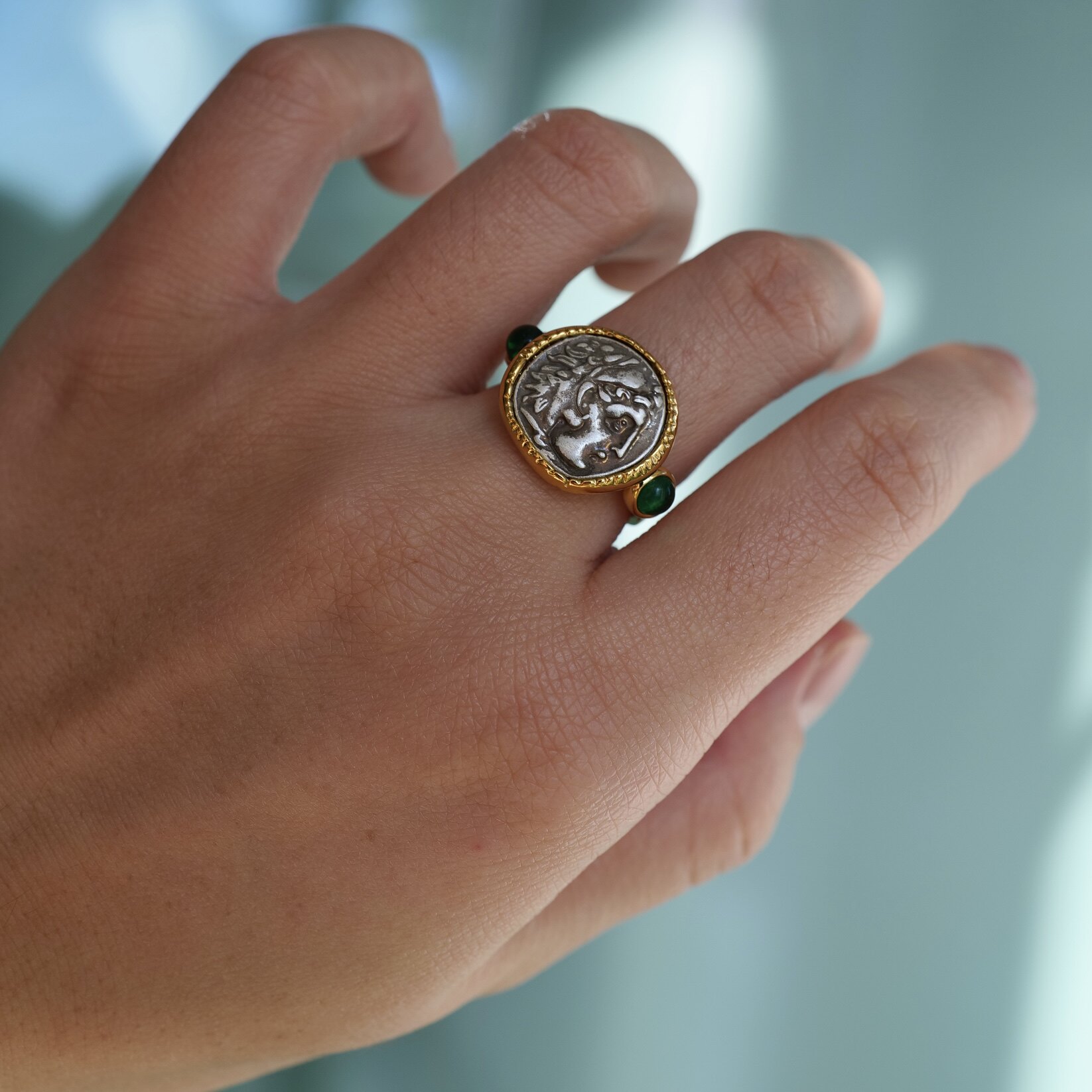 复古气息。古希腊头像浮雕硬币金银撞色戒指环高级开口设计个性